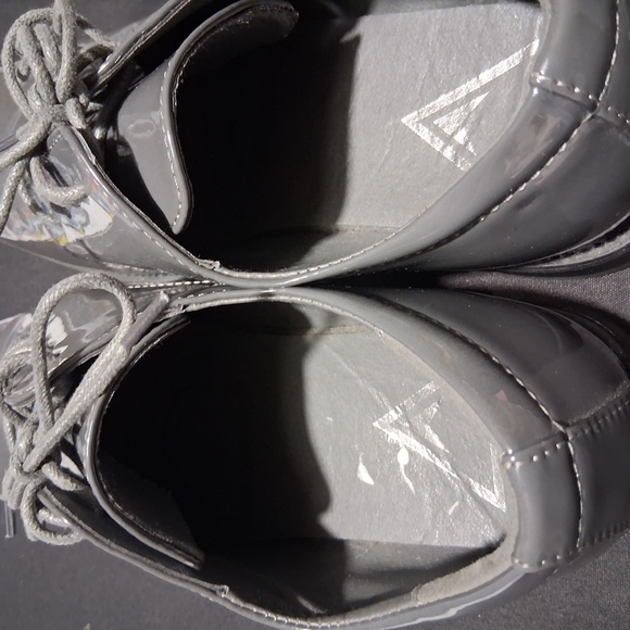 Glossy Gray Derby Shoes with Patent Finish - Picture 6 of 8